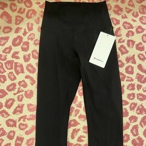 Black Lululemon Wunder Under Leggings (Size 2)